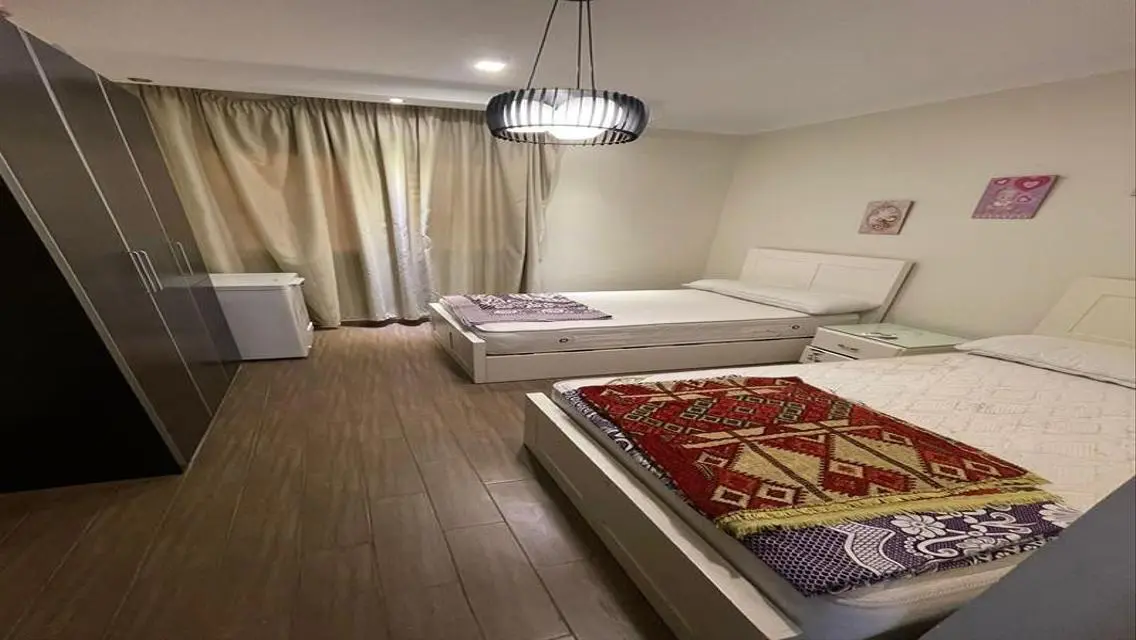 شاليه للايجار ارضى فى هاسيندا باى بموقع مميز 3 غرف