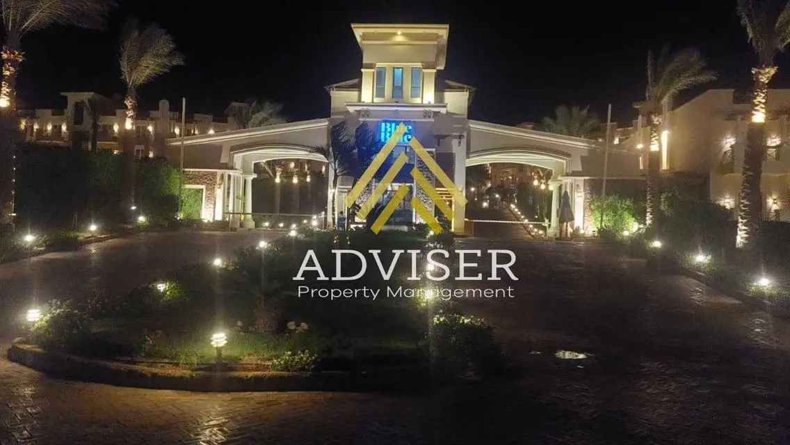 Pay 10% View On Reality Sea View Chalet Blue Blue