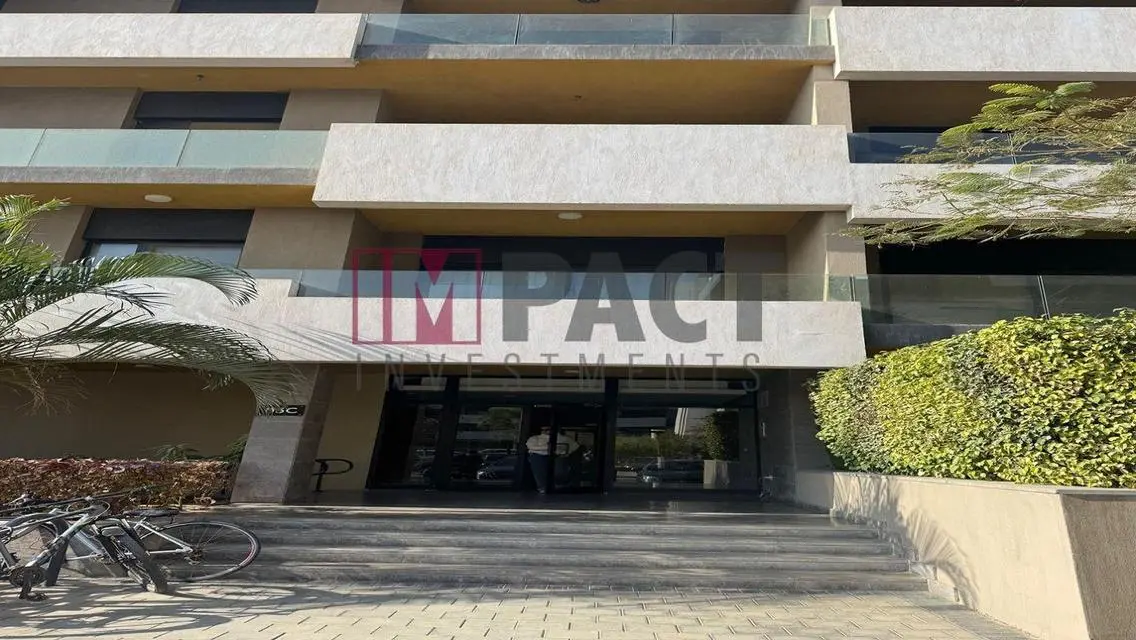 Distinctive apartment 180m in prime location