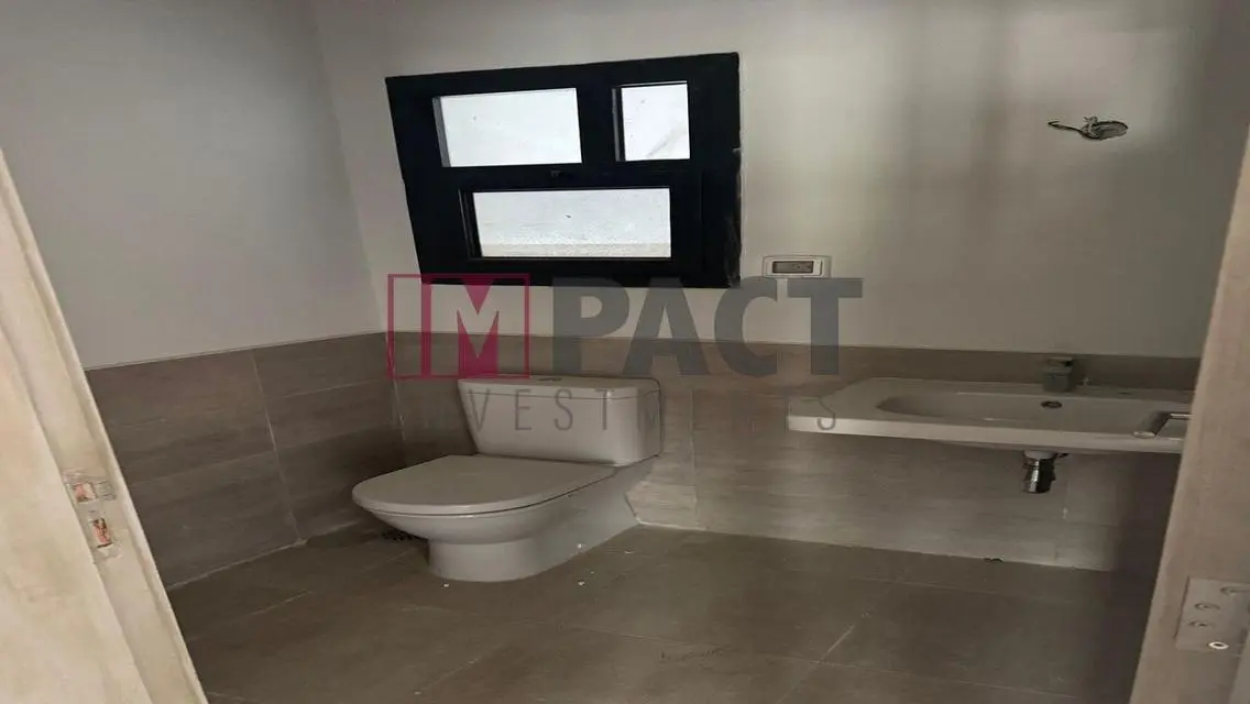 Distinctive apartment 180m in prime location