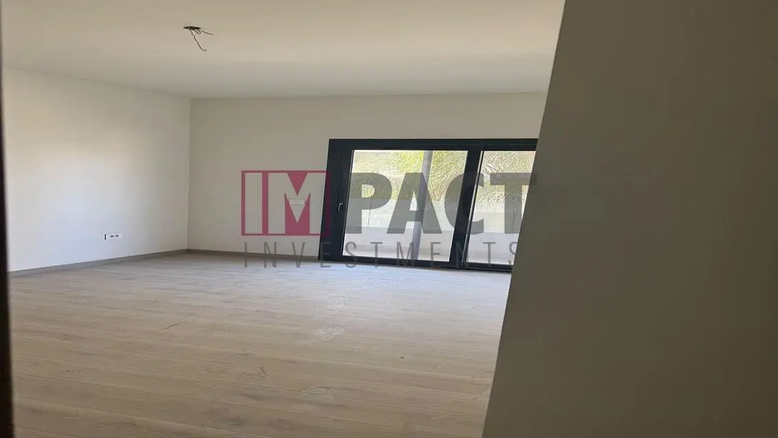 Distinctive apartment 180m in prime location