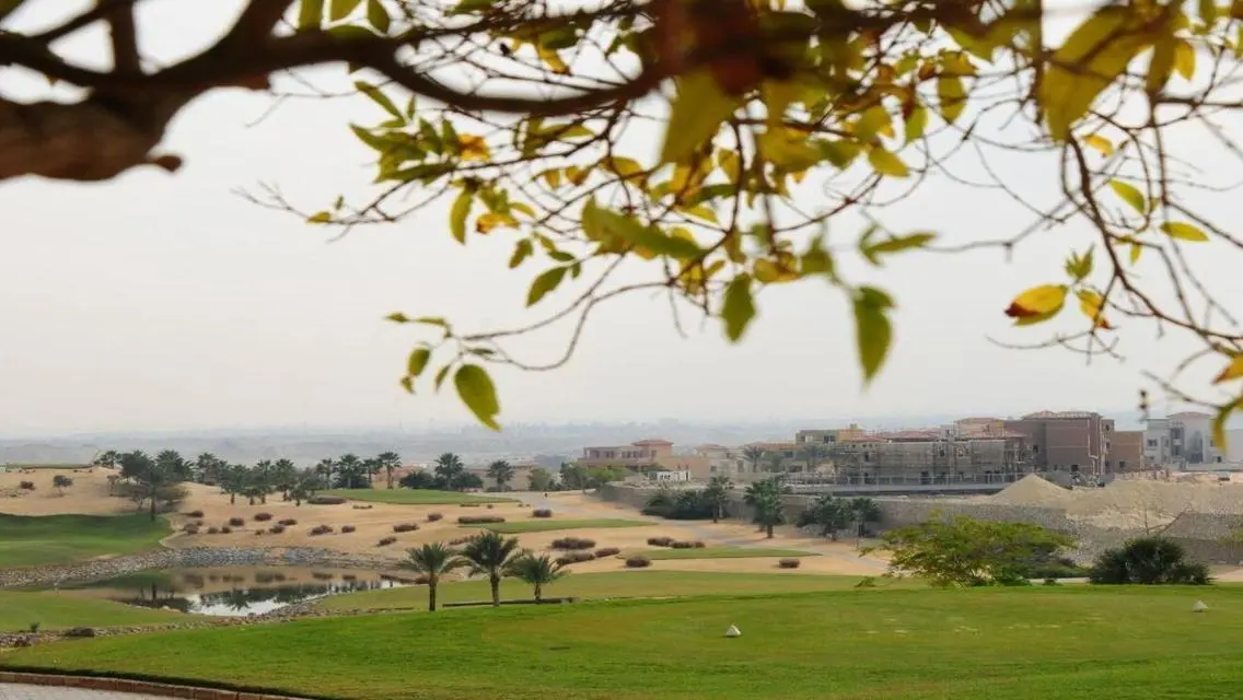 Ready to move villa 1,184m the golf by Paim hills.
