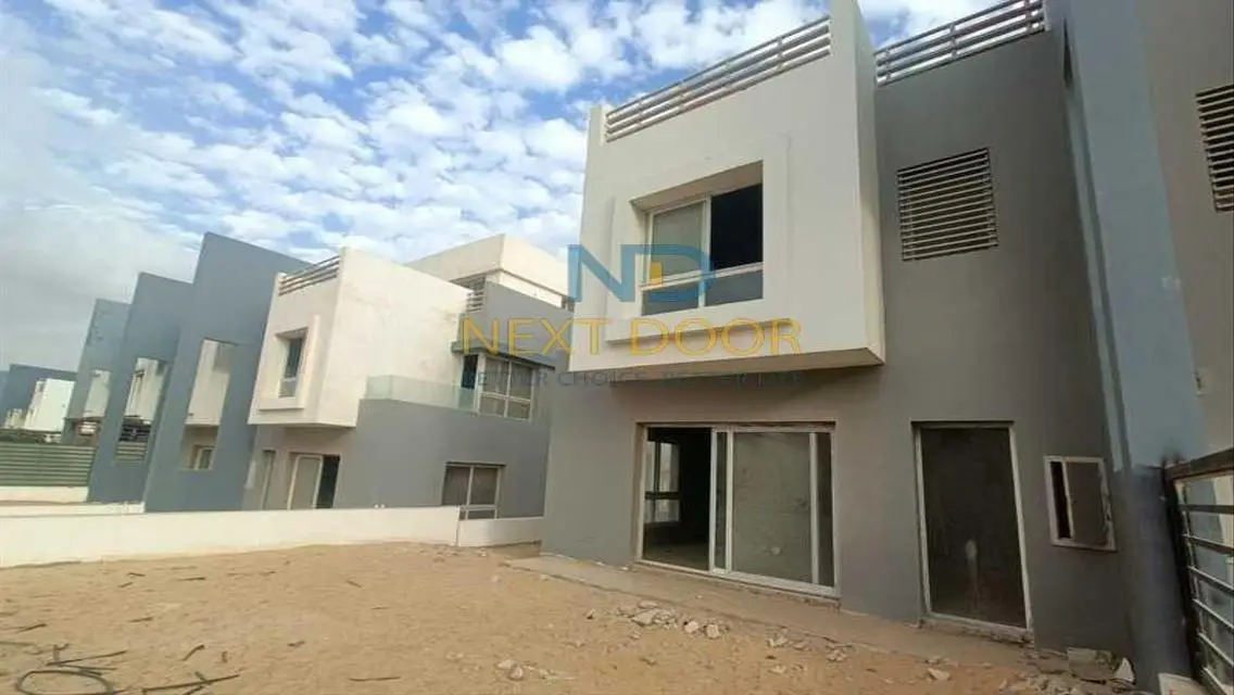 townhouse for sale in Hydepark prime location