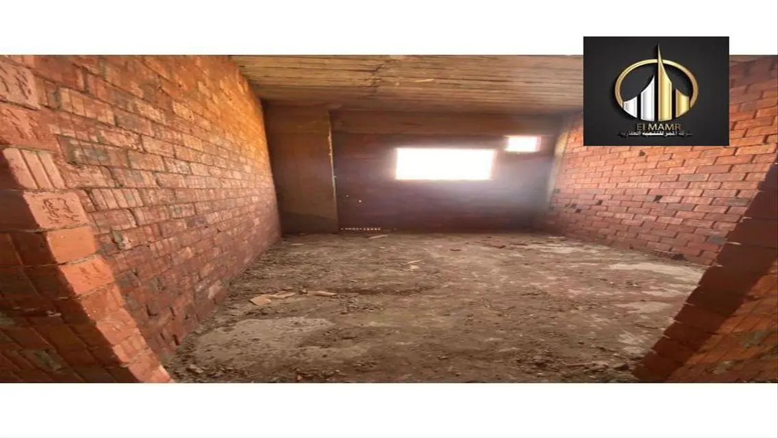 دوبلكس بالقرب من كمبوند (ليك يارد) 280م