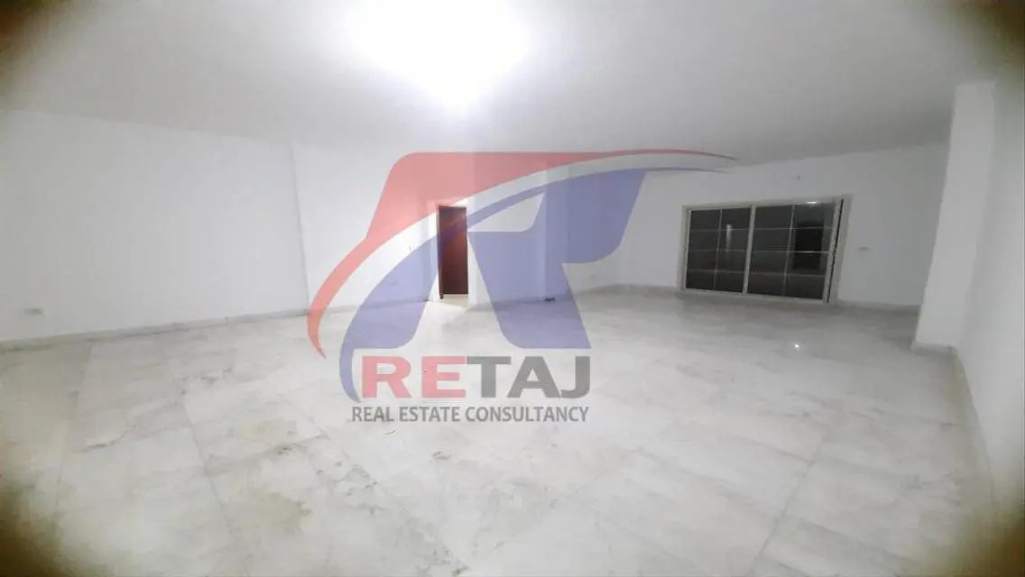 apartment for rent in in the South Academy Villas.