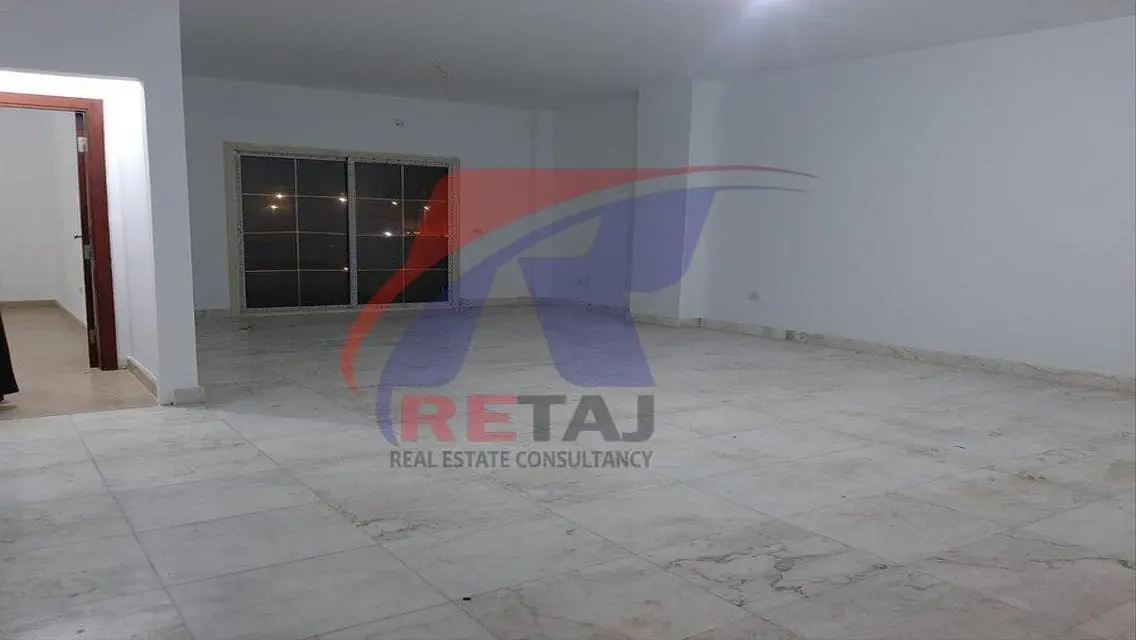 apartment for rent in in the South Academy Villas.