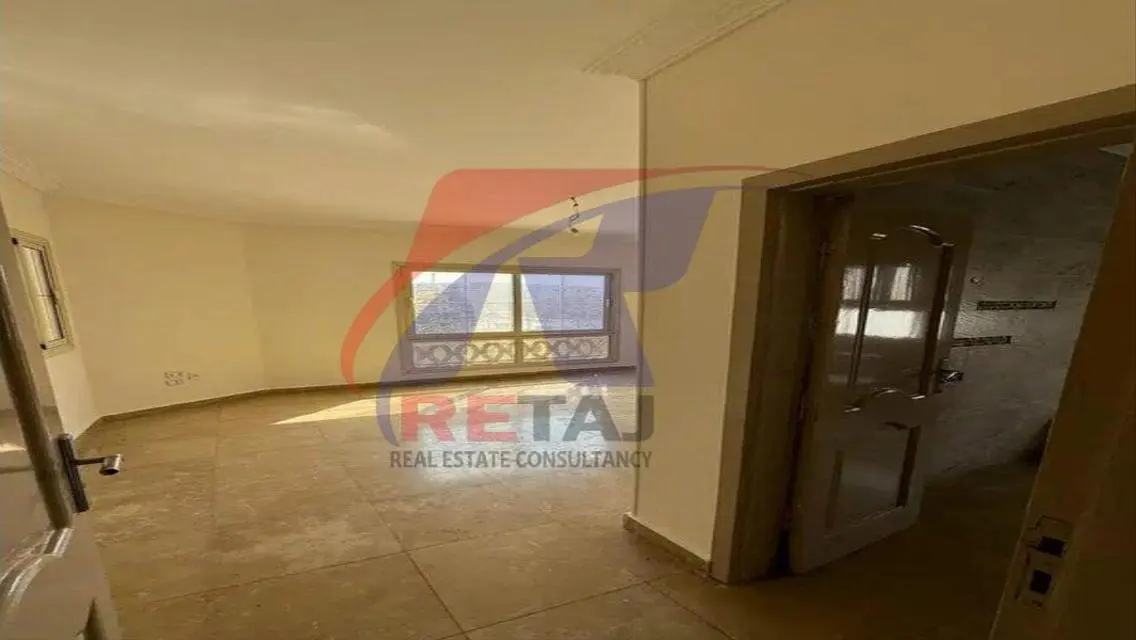 apartment for rent in in the South Academy Villas.
