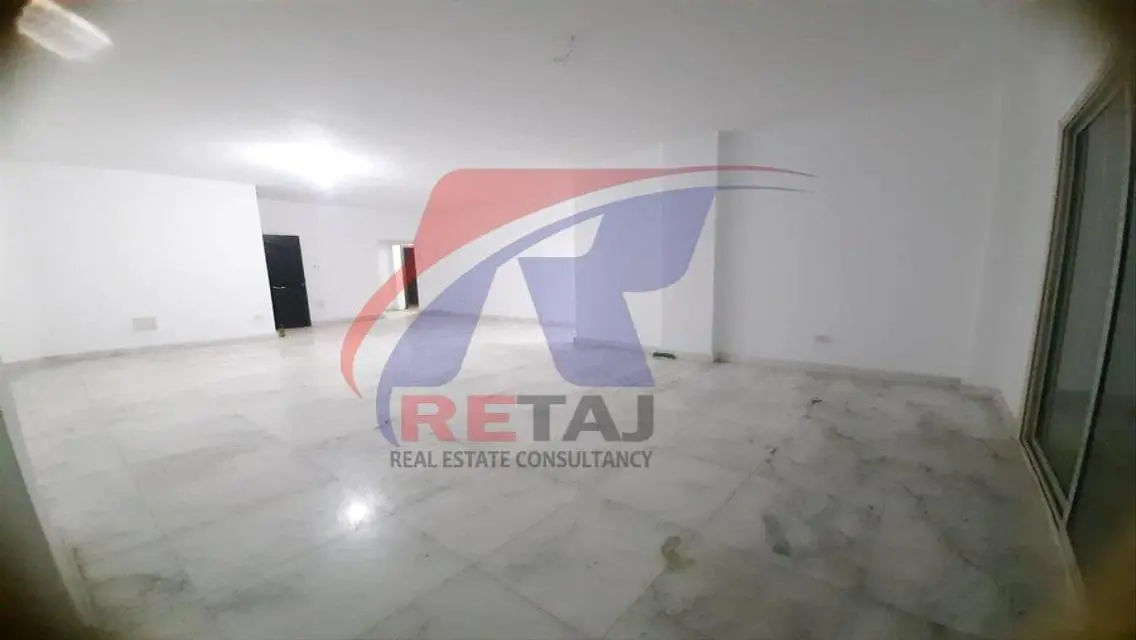 apartment for rent in in the South Academy Villas.