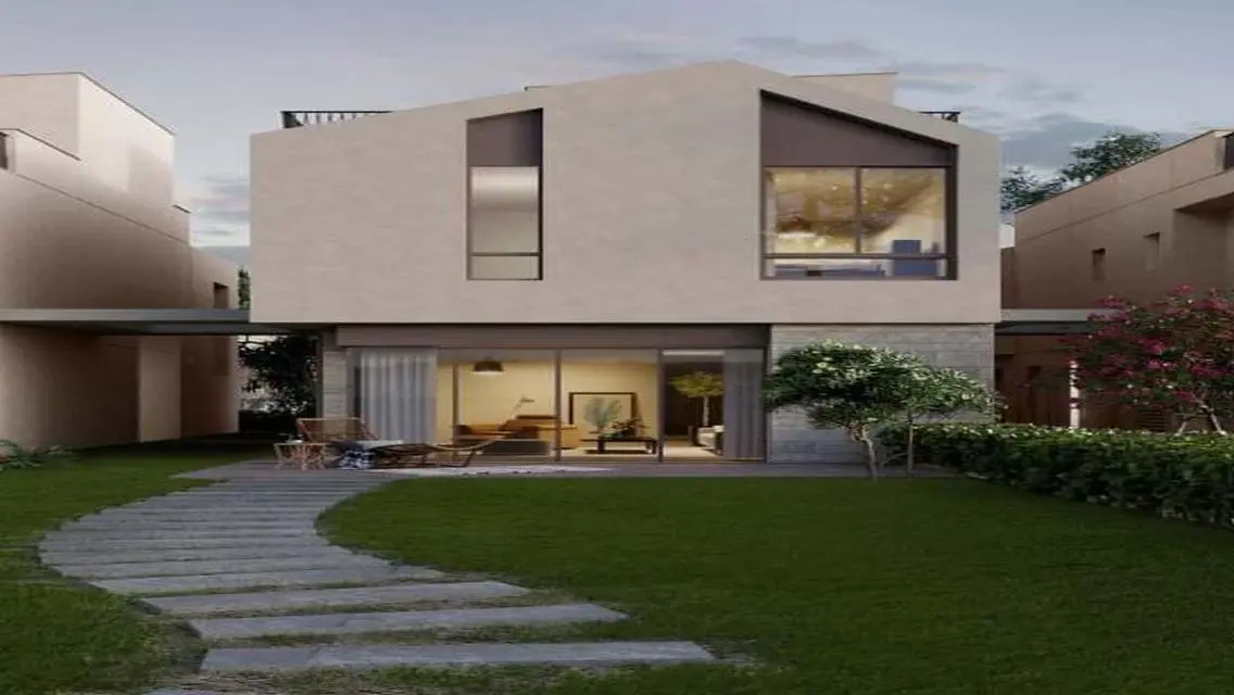 Luxury Apartment with Private Balcony and Garden