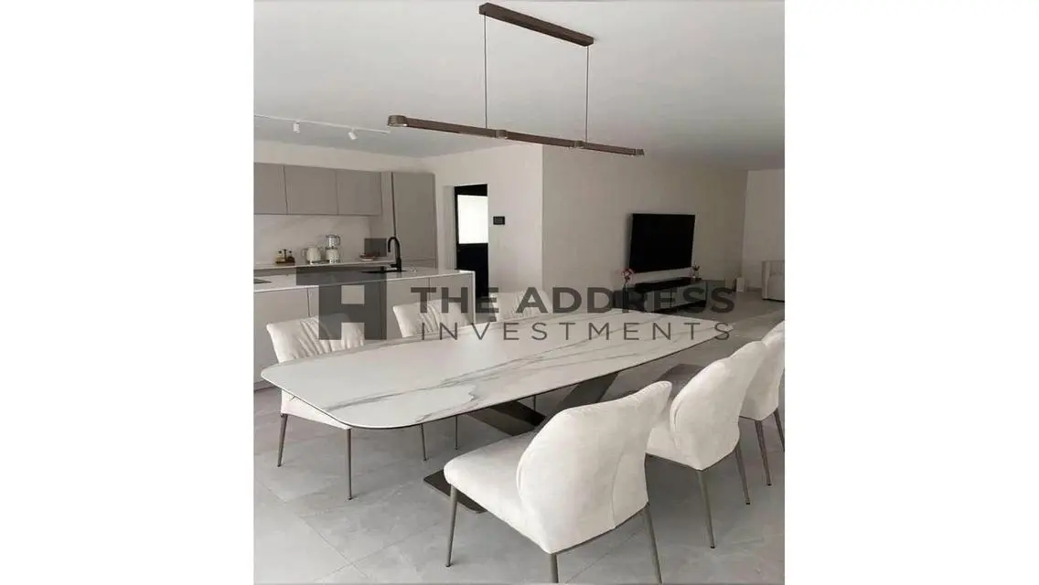 Chalet for sale at mountain view dp 147K over 12Y!