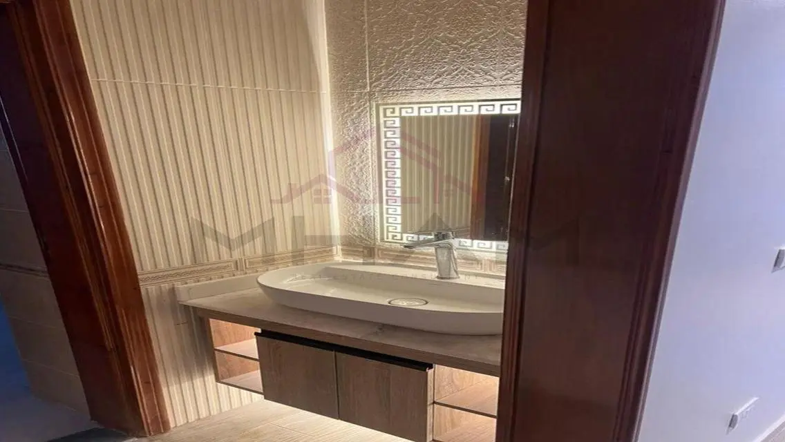 شقه للايجار تشطيب الترا سوبر لوكس هايد بارك التجمع