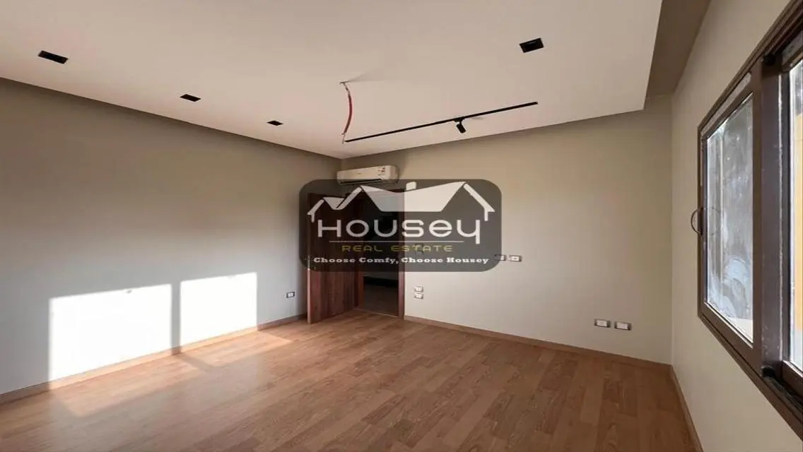 With Private Garden - Semi-Furnished - Twinhouse