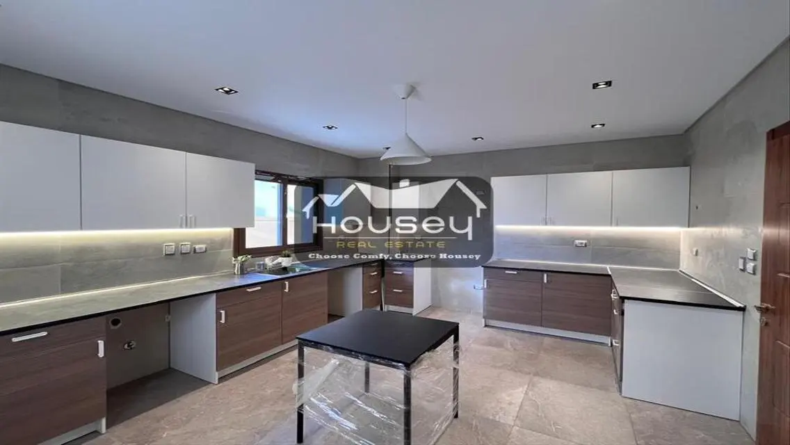 With Private Garden - Semi-Furnished - Twinhouse