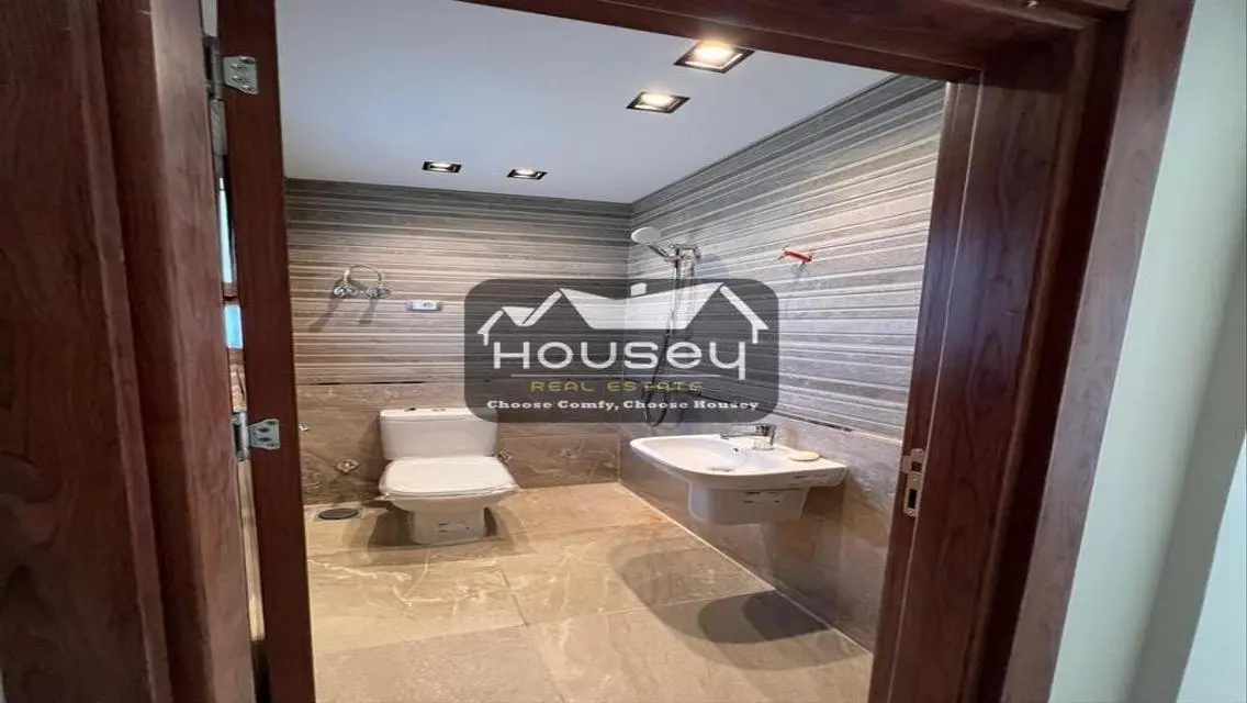 With Private Garden - Semi-Furnished - Twinhouse
