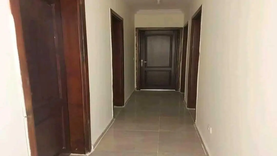شقه الايجار الفاضى فى كمبوند جنه 2 الشيخ زايد 