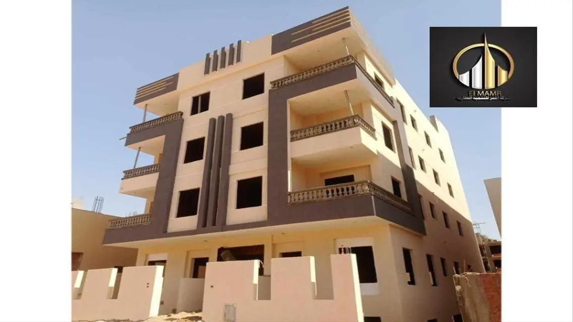 للبيع امام العاصمه الاداريه مباشرا وعلي الفاصل 140