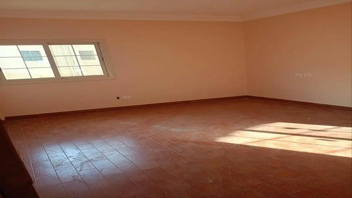 شقة  سكنية للإيجار  –  موقع مميز بشرق الأكاديمية