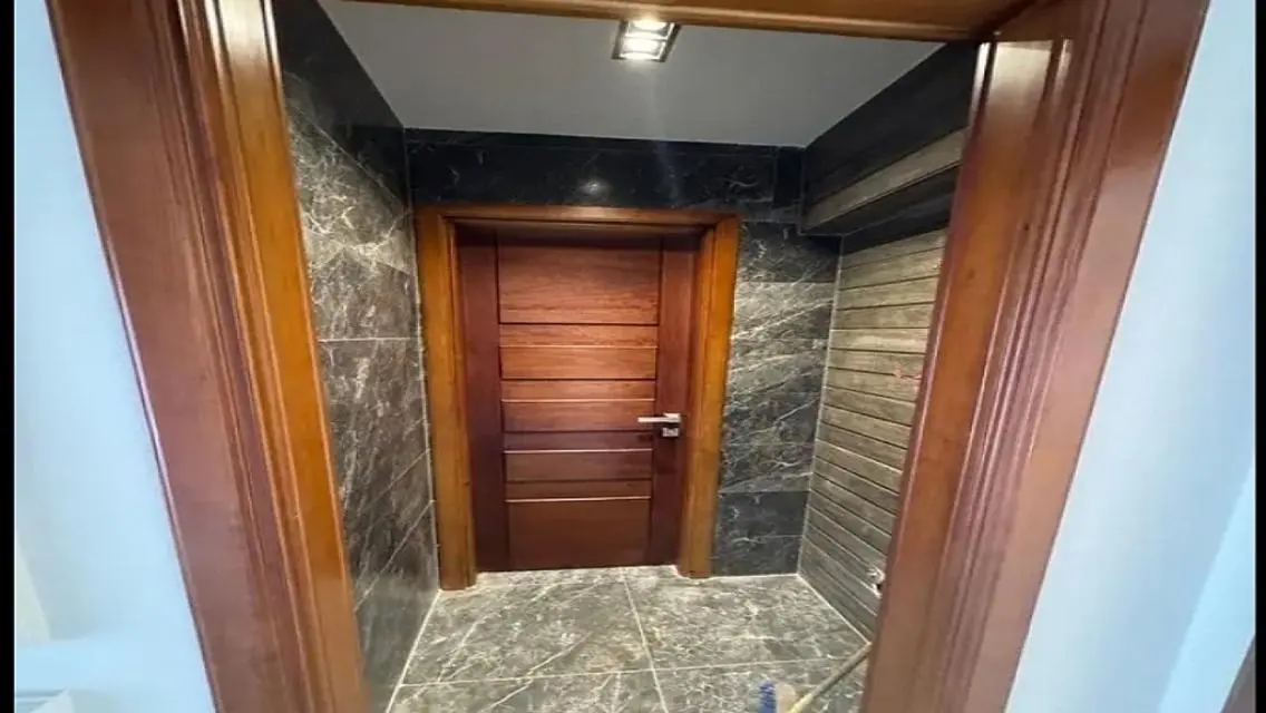 First use / with kitchen and Ac /distinctive view 