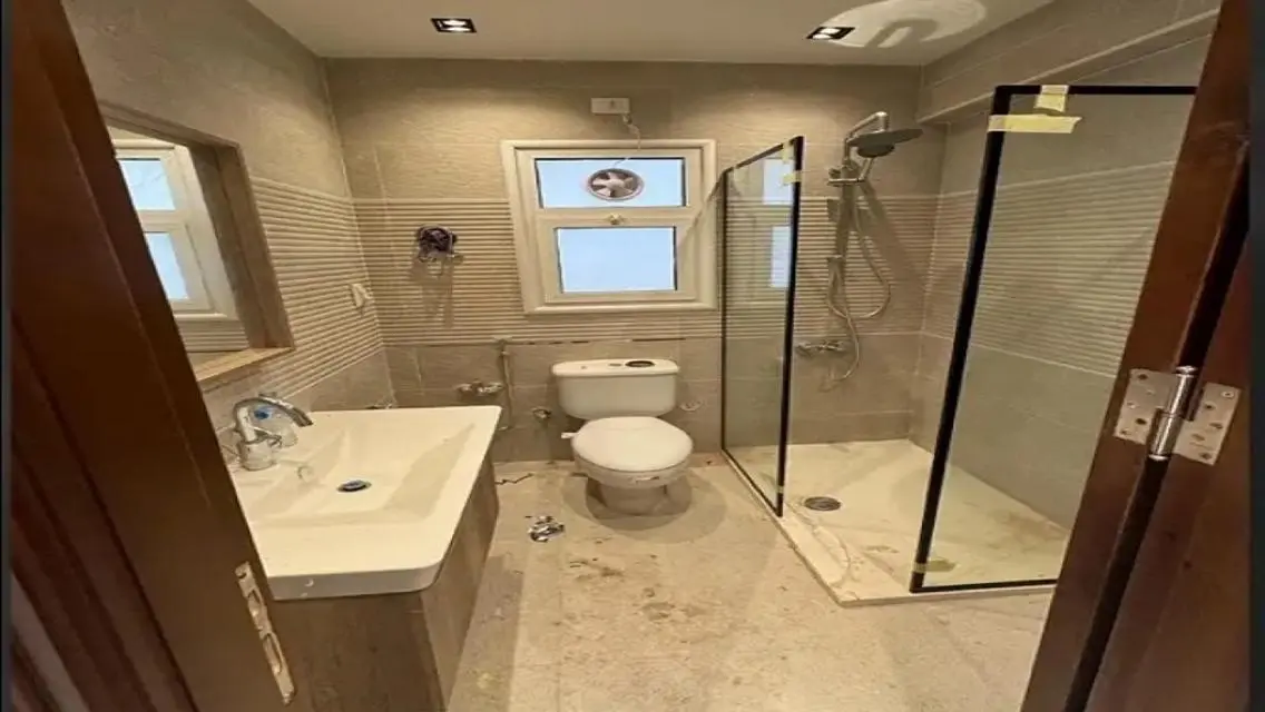 First use / with kitchen and Ac /distinctive view 
