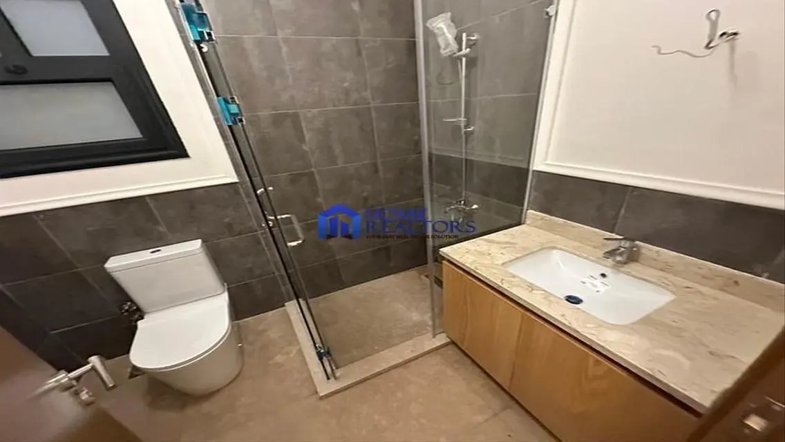 شقة مودرن جديدة للايجار بالمعادي السرايات