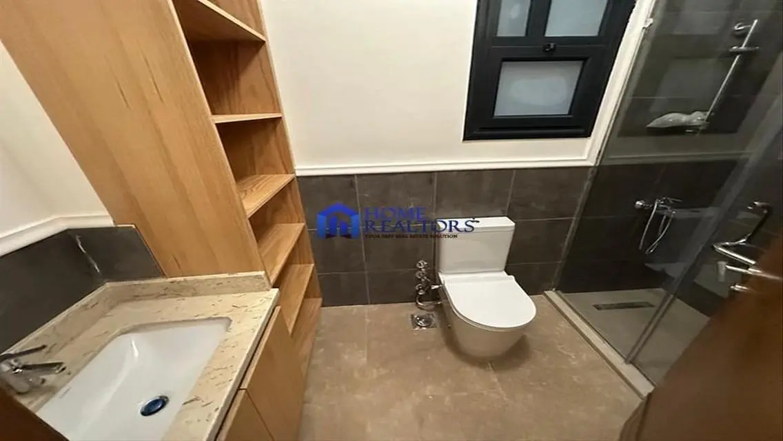 شقة مودرن جديدة للايجار بالمعادي السرايات