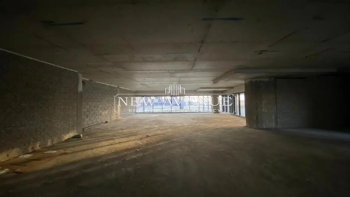 Fully finished office on the 90th South