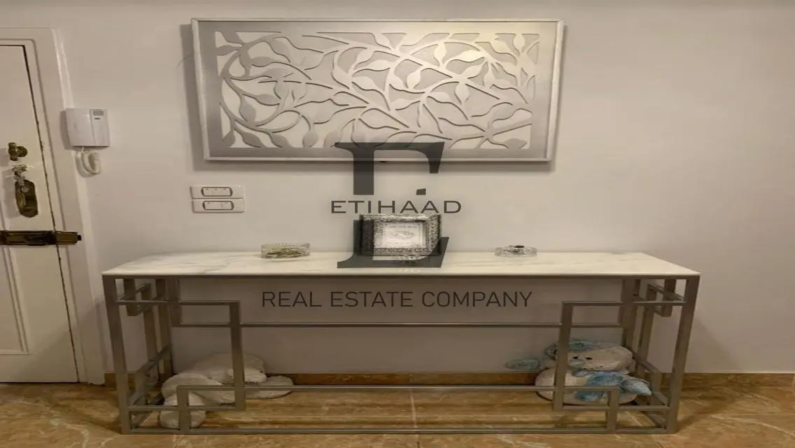 **Distinctive Apartment for Sale in the Seventh Di