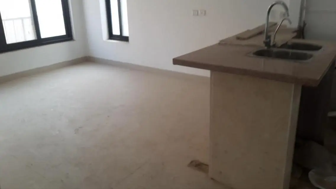 للايجار شقة بالحي المتميز دور2 تشطييب جديد