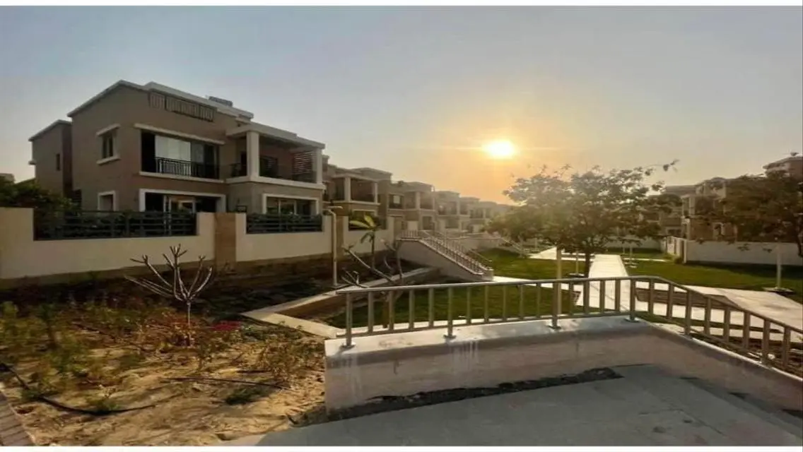 Own 158m villa + largest garden on Suez Road