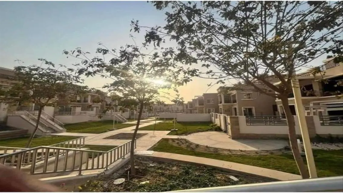 Own 158m villa + largest garden on Suez Road