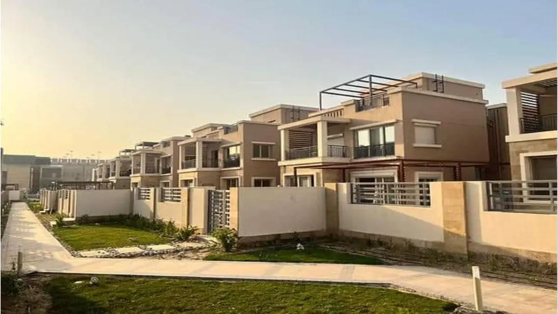 Own 158m villa + largest garden on Suez Road