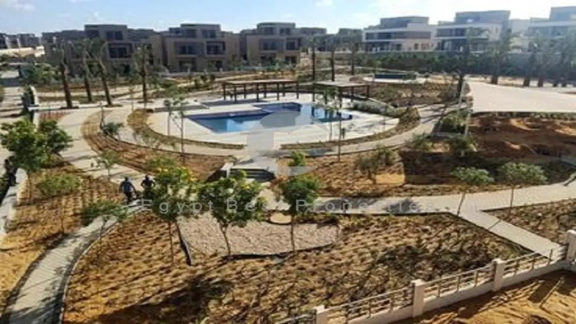 Apartment resale ready to move at palm hills cairo