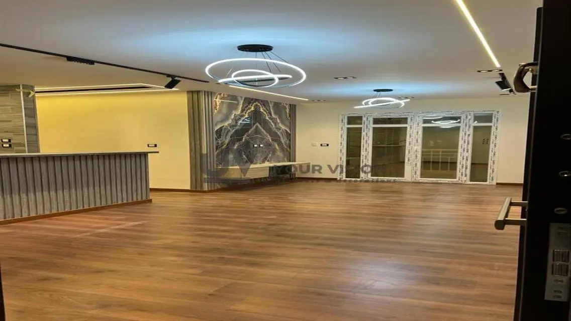 Luxury Apartment in -96-b11 with Private Garden