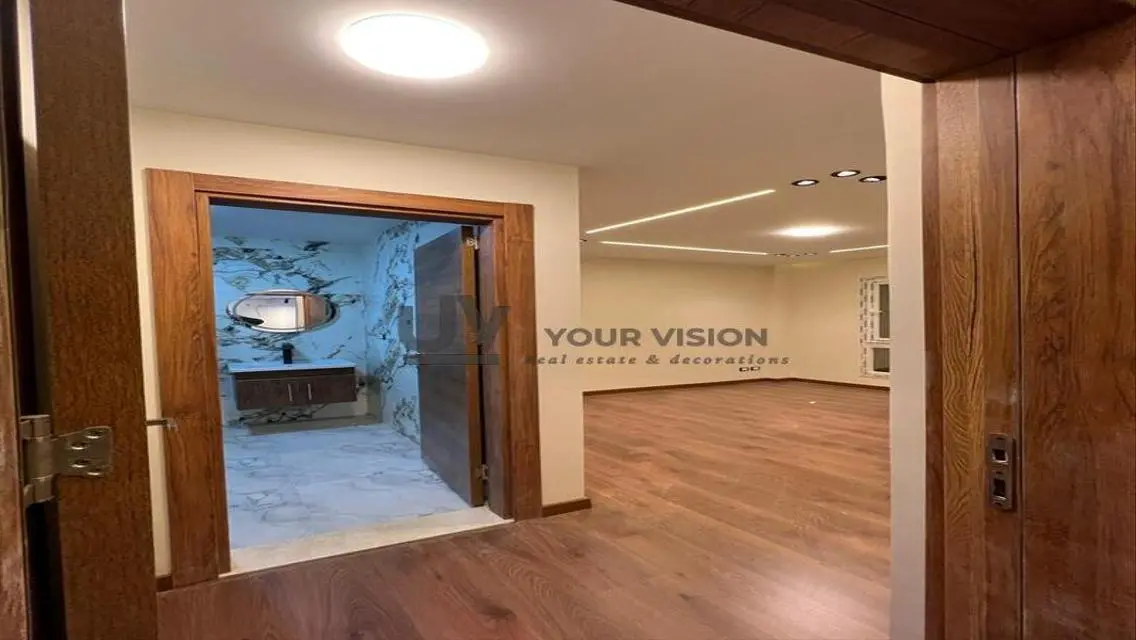Luxury Apartment in -96-b11 with Private Garden