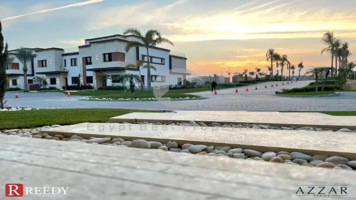 Townhouse corner prime location in azzar 2 resale