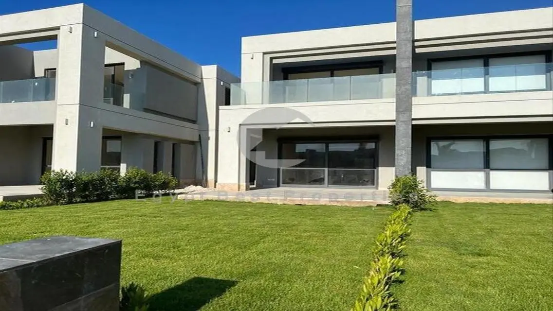 شالية للبيع استلام فوري صف اول علي البحر بالتقسيط