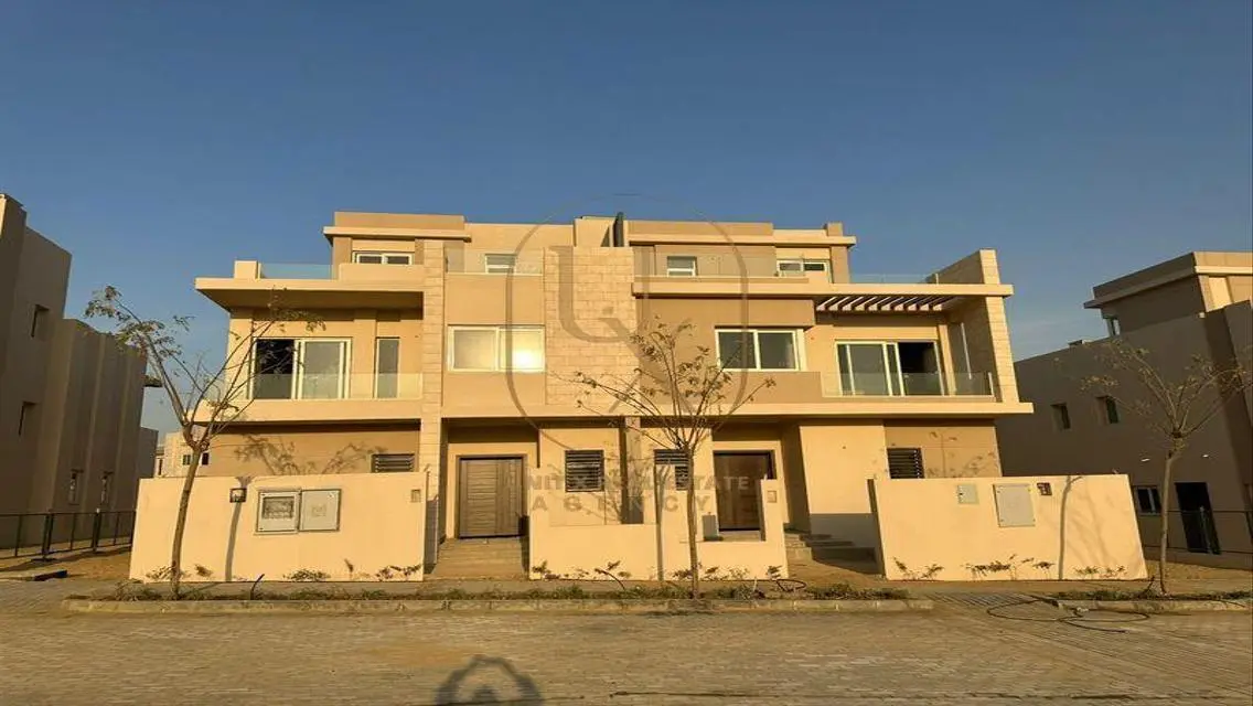 Luxurious Villa in Tawny Hyde Park - New Cairo