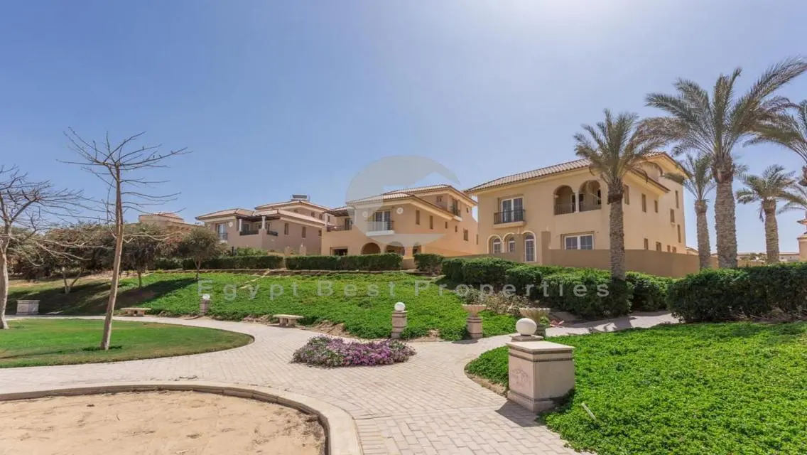Apartment with Prime Location at Hyde Park Resale
