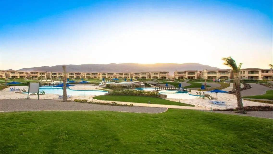 Luxury Apartment for Sale Overlooking the Lakes