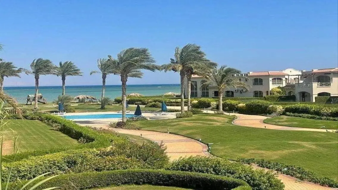 Luxury Apartment for Sale Overlooking the Lakes