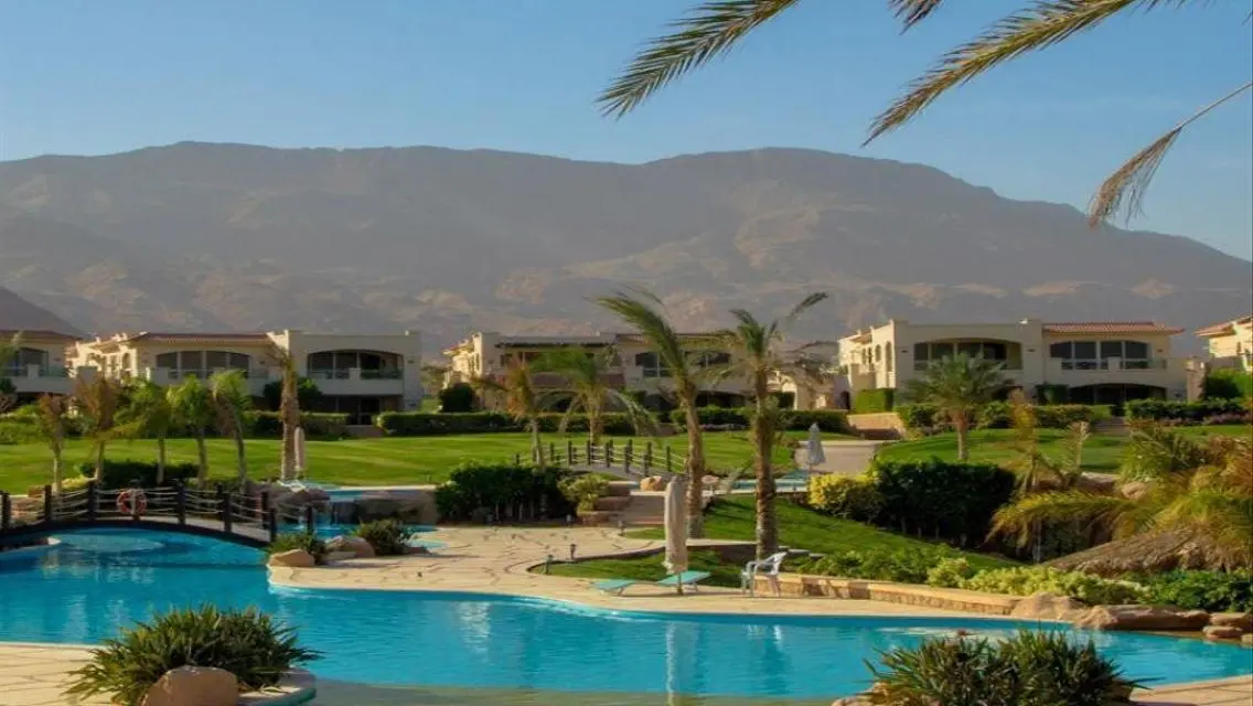 Luxury Apartment for Sale Overlooking the Lakes