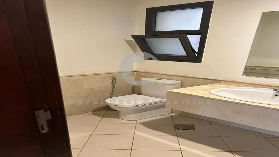 شقة للايجار كمبوند ميفيدا اعمار