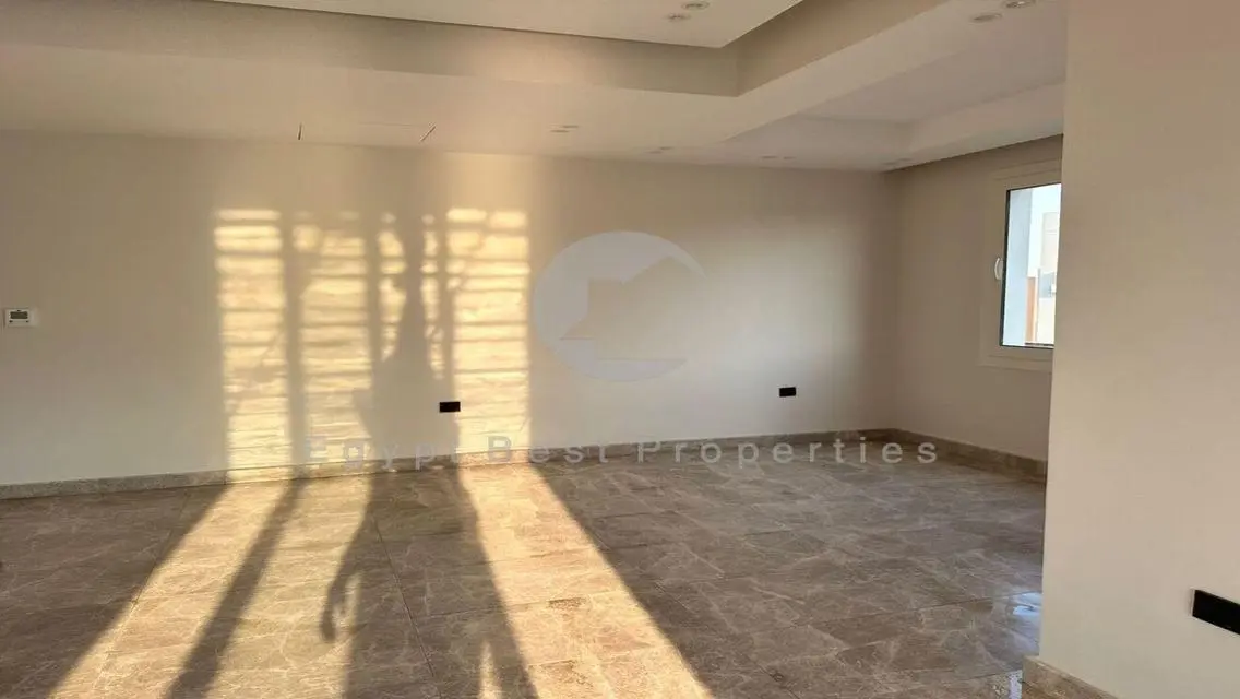 بنتهاوس للإيجار مراكز كمبوند ديستريكت 5