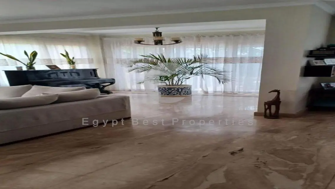 فيلا للإيجار كمبوند جراند ريزيدنس التجمع الخامس