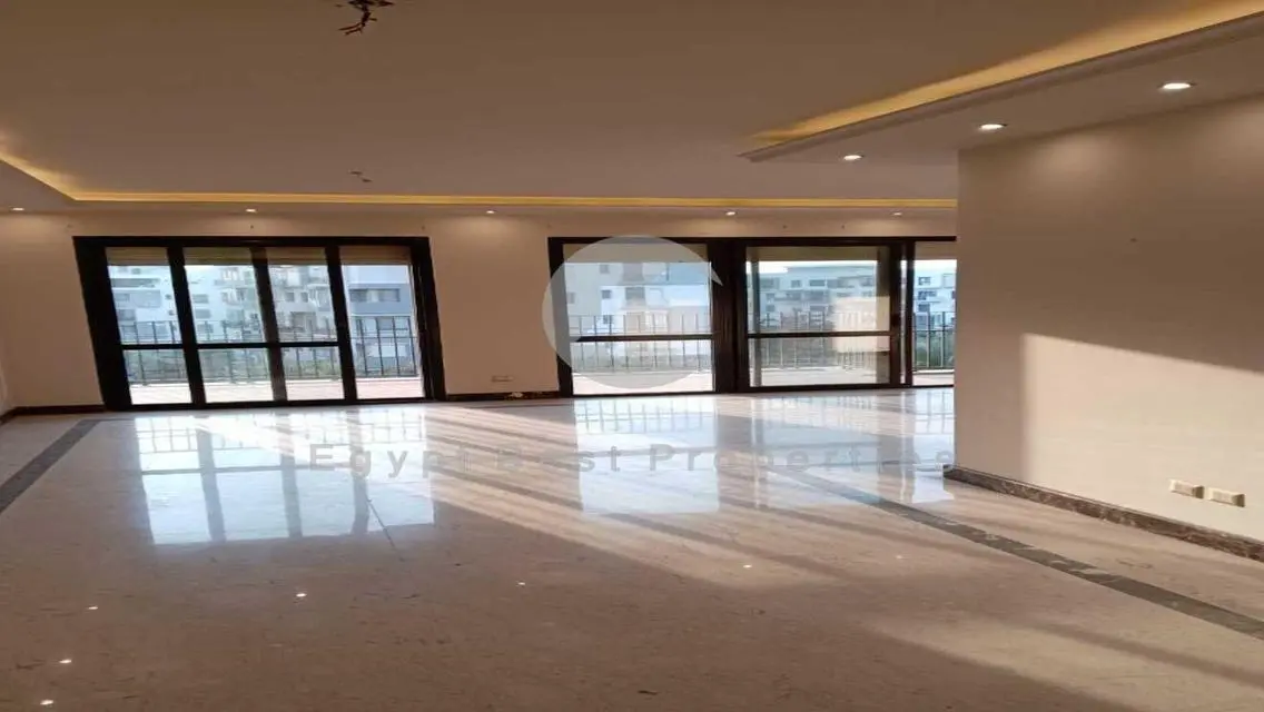 شقه للايجار كمبوند ايست تاون التجمع الخامس