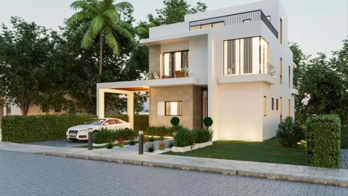 Luxurious Villa with Private Garden and Shared Pool in Prime Location