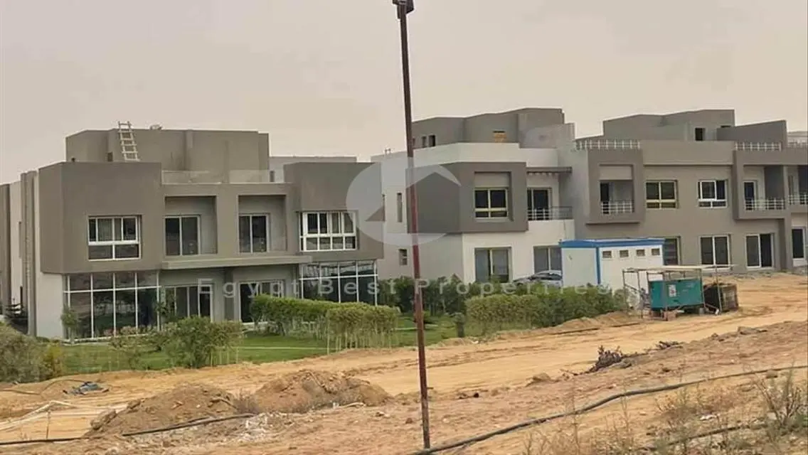 Town house with open view and very prime location