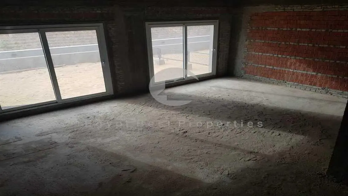 Town house with open view and very prime location