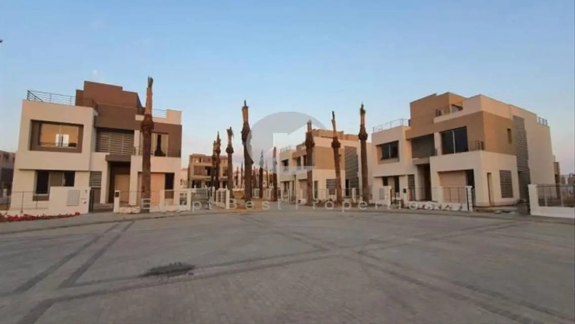 فاميلى هاوس جاردن للبيع فى بالم هيلز نيو كايرو