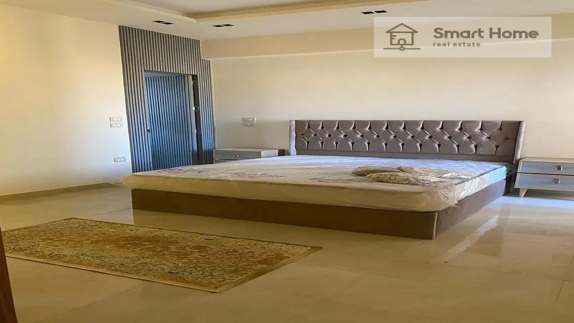 شقه فندقيه 3 غرف لم تسكن من قبل بالقرب من واتر واي